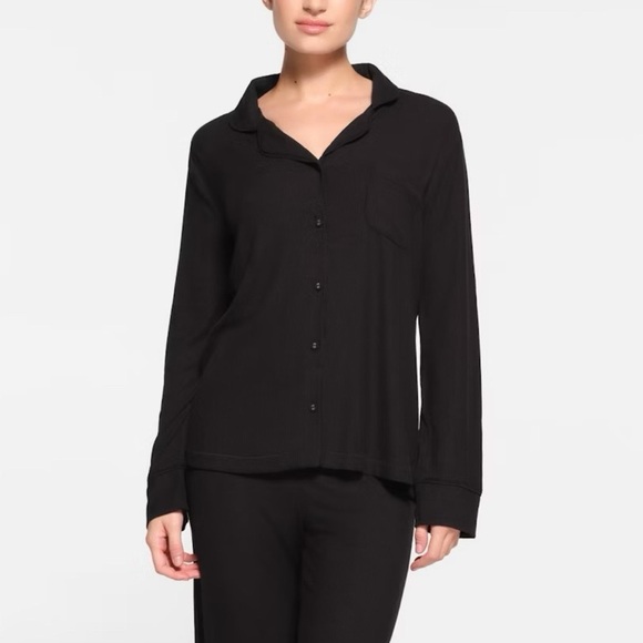 New SKIMS Soft Lounge Sleep Top Long Sleeve Button Down Shirt in Onyx Black XS - Picture 1 of 9